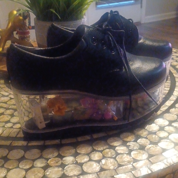 YRU Black Wedges with Clear Platform - Picture 1 of 5